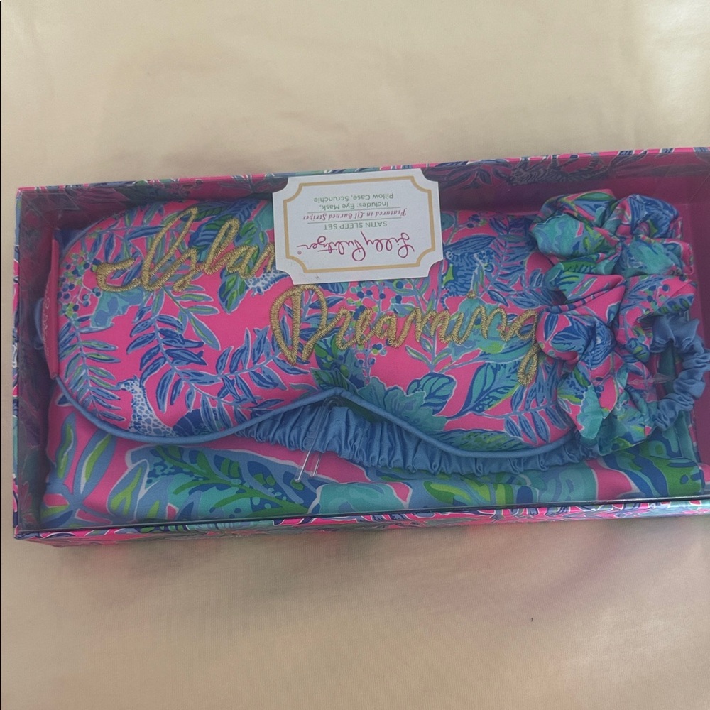 Lilly Pulitzer Colorful Floral Sleep Set - Picture 4 of 4